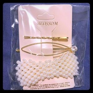 Blossom hair accessories pearl + rhinestone clips
